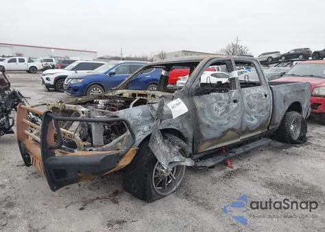 2021 Ram 2500 Laramie 4X4 6'4 Box z USA, uszkodzony, nr VIN 3C6UR5FLXMG654034